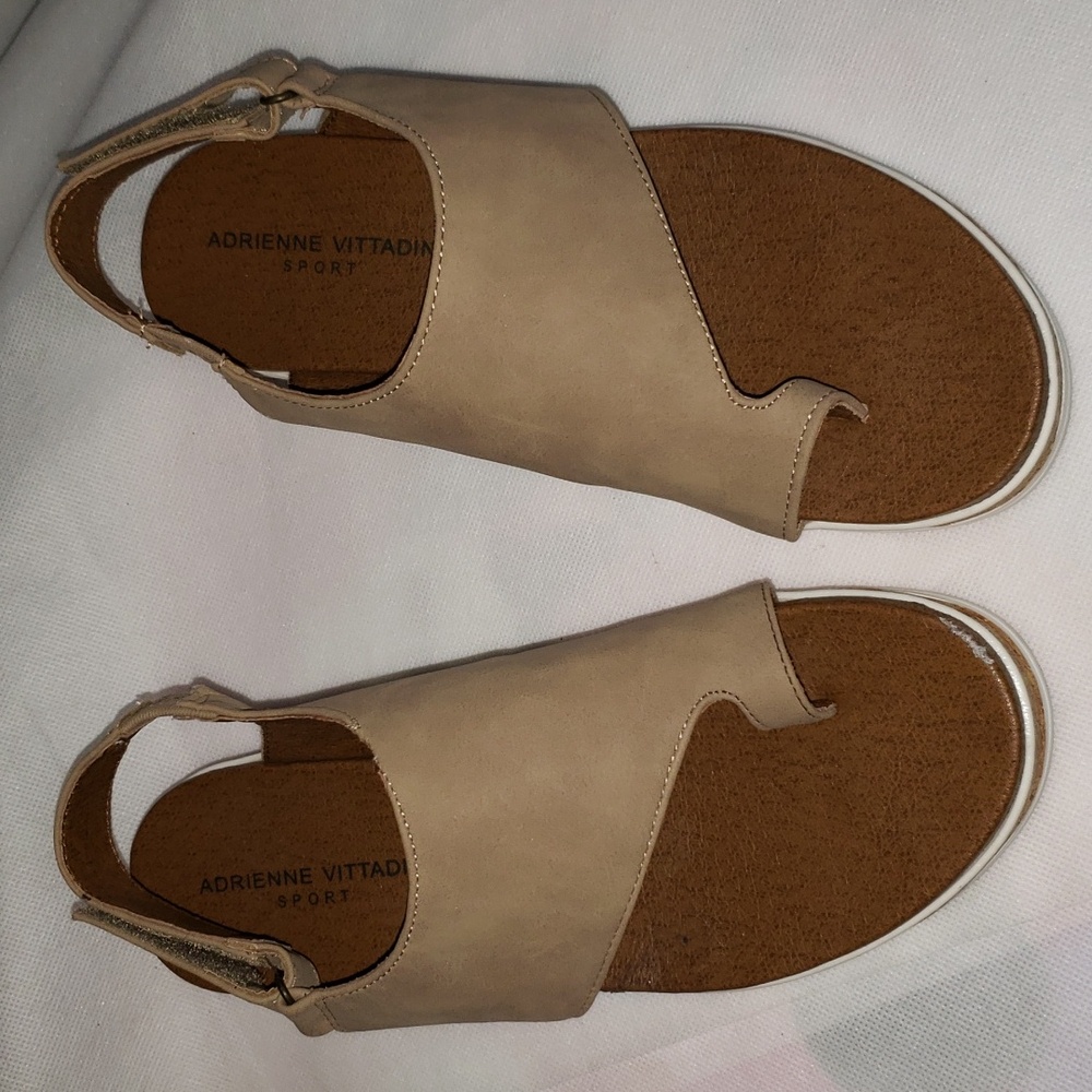 Adrienne Vittadini Sport Beige Summer Sandals 7.5 - Picture 2 of 15